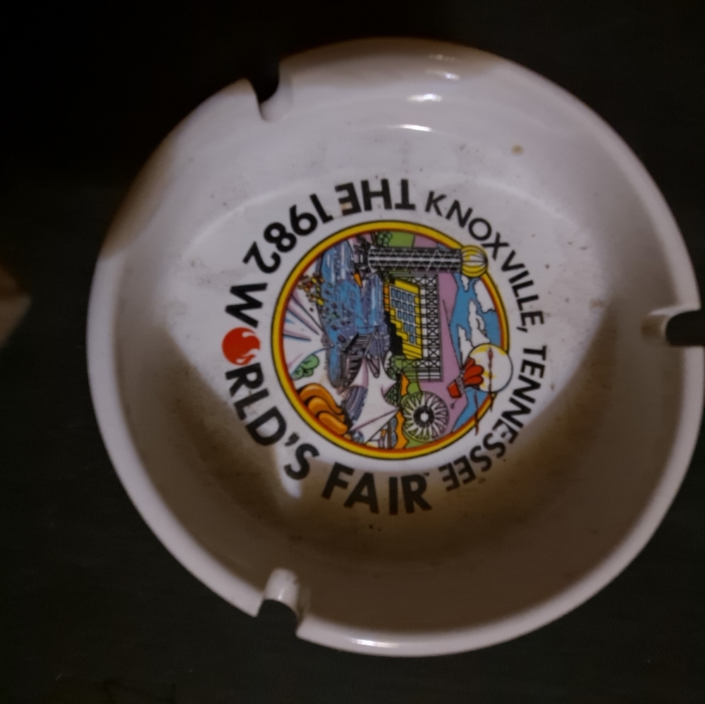 Knoxville 1982 world's fair ashtray